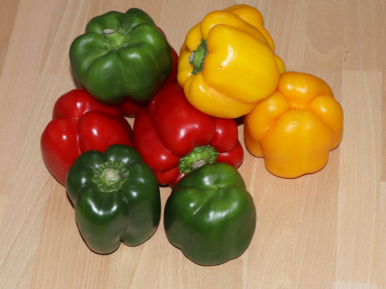 Gelber Paprika 'Beluga ® Yellow' - Capsicum annuum 'Beluga ® Yellow'