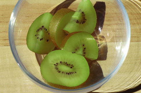 Kiwi 'Solo' - Actinidia deliciosa 'Solo'